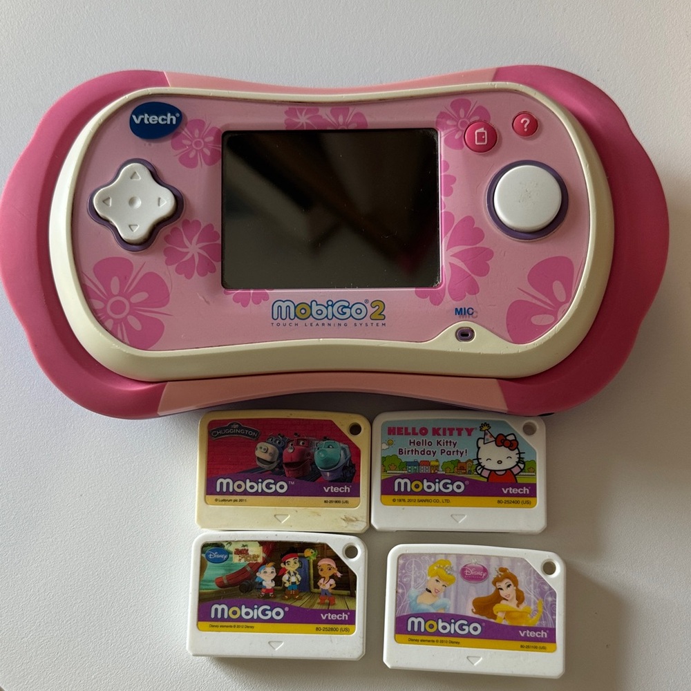 MobiGo 2 Pink Educational Handheld Game Console, 4 games.